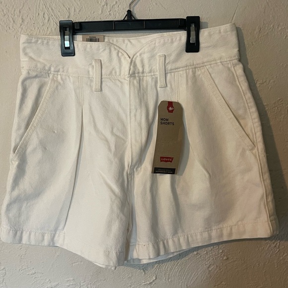 Levi’s Mom Shorts - Picture 1 of 6